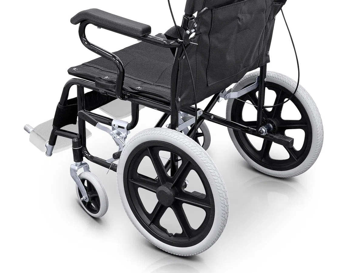 QUIRUMED Fauteuil roulant pliable pour le transfert, Repose-pieds rabattables, Ceinture de sécurité, Freins sur les poignées, Jusqu'à 120 kg