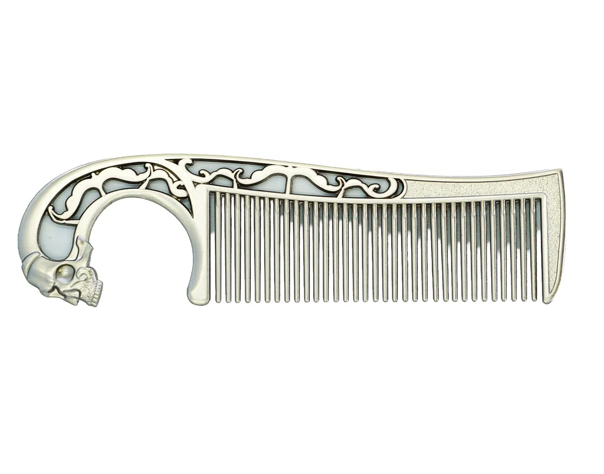 Peigne à moustache sur chaîne en acier inoxydable – Peigne double face pour homme, dents fines et larges pour un style précis de moustache – Durable, compact, facile à transporter, outil de toilettage