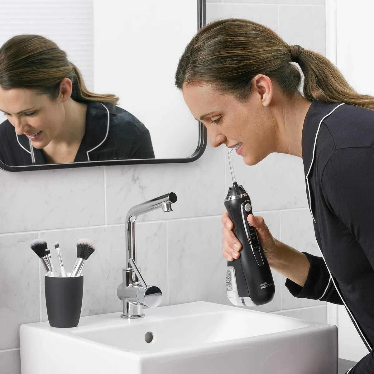 Waterpik Jet Dentaire Hydropulseur Sans Fil Advanced Noir, Wp-562eu