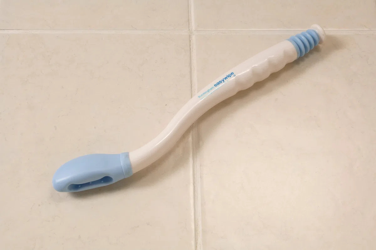 NRS Healthcare Essuie Fesses Compact Buckingham