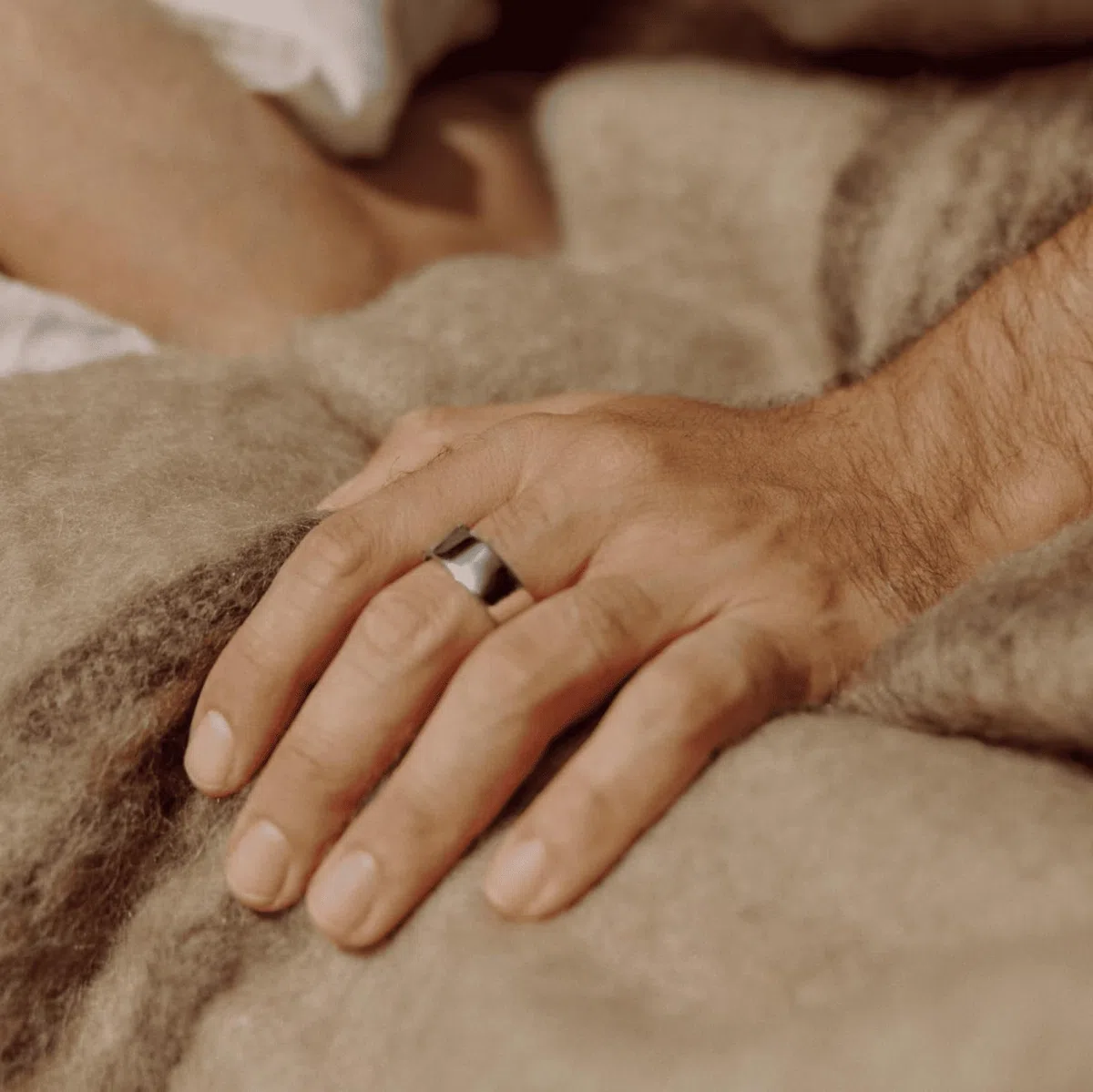 Neovolta VitalRing Bague thérapeutiques magnétiques Anti Stress Femme- perdre du poids, Améliore la qualité du sommeil pour Ménopause et Équilibre Hormonal au Quotidien (Noir)