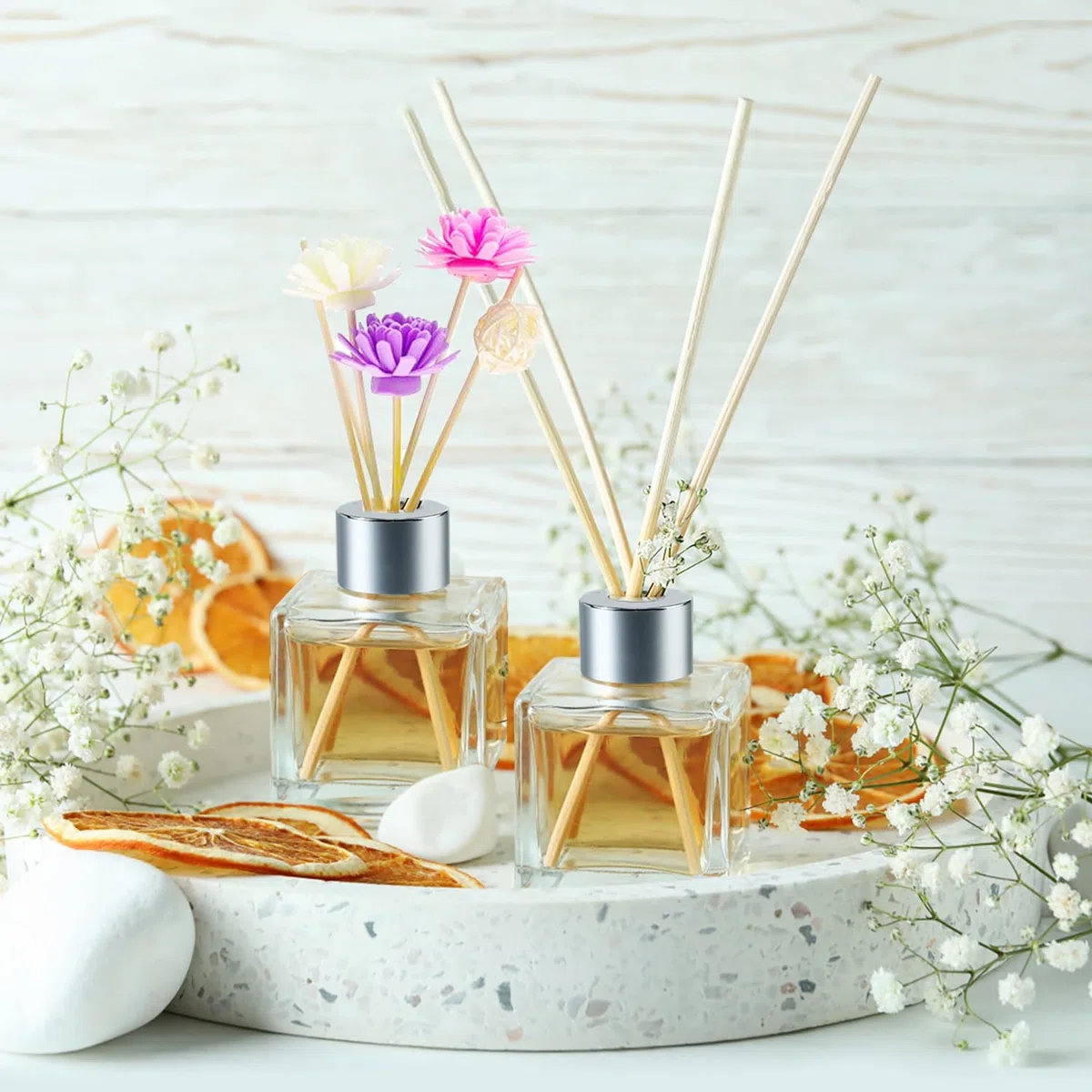 JSMTKJ Diffuseur Parfum Maison 4 Pcs Flacon Diffuseur en Verre Bouteille | Diffuseur Carré 50ml Diffuseur de Roseau pour Parfum Huile Essentielle Maison Chambre