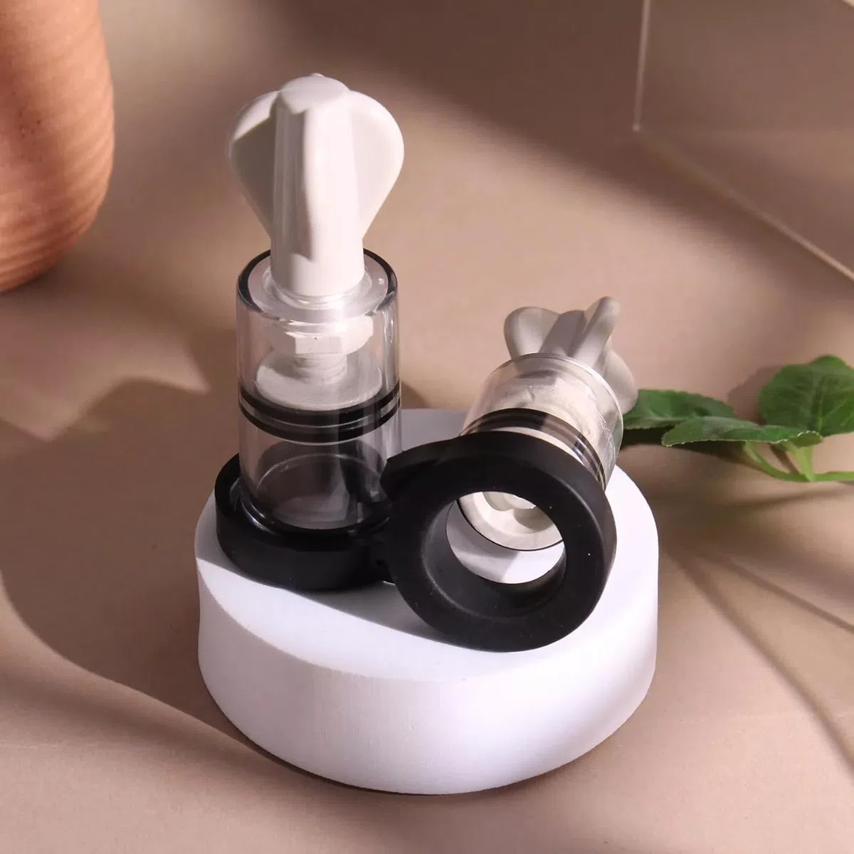 Ventouse De Mamelon Stimulation électrique Pompe à vide pour mamelon Super Stimulateur de seins SM Jouets sexuels féminins avec stimulation électrique ajustable
