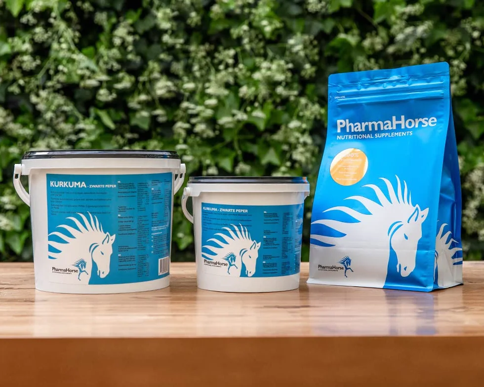 PharmaHorse Curcuma - Poivre Noir | Anti-inflammatoire Cheval | Aide Le Foie & la Digestion | sans sucres ajoutés ou éléments dopants | 1000 grammes