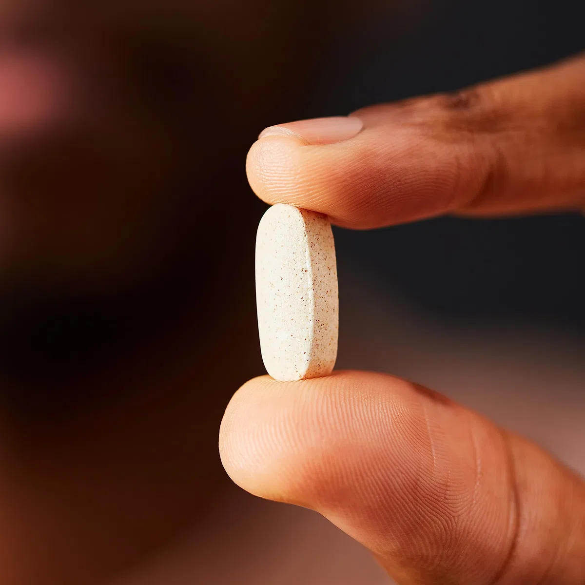 Solgar Vitamine C 1000 mg avec Rose Hips - Défenses naturelles - Système immunitaire - Vitalité et énergie - Immunité - Complément Alimentaire - Flacon de 100 comprimés