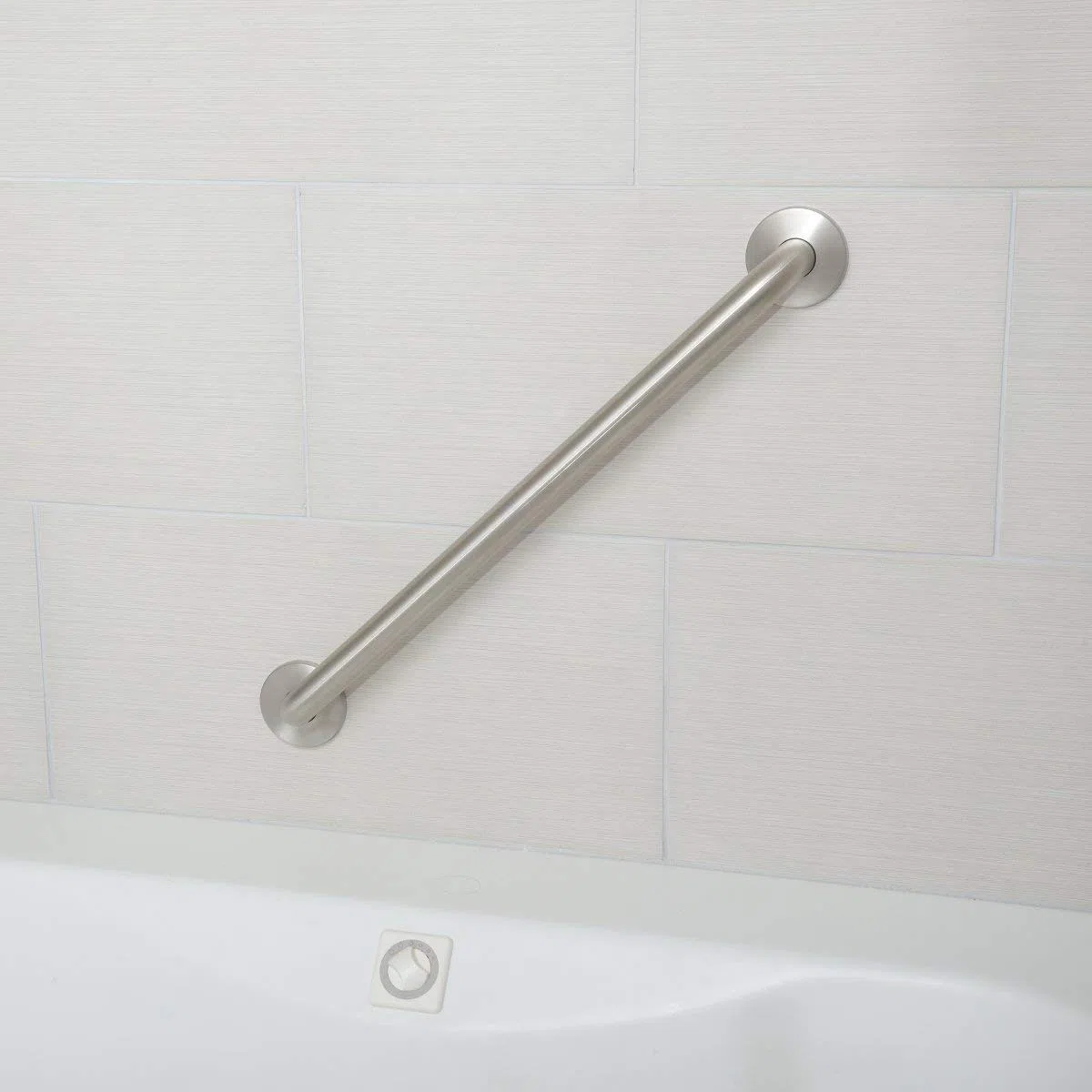 Amazon Basics Barre d'appui de sécurité robuste en acier inoxydable pour salle de bain - Longueur 46 cm - 3,8 cm de diamètre