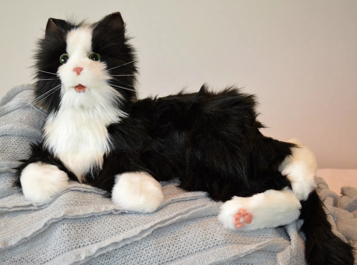 NOUVELLE joie pour tous les chats inclinables noirs et blancs de robotique inclinée - thérapie animale farcie pour des personnes avec la perte de mémoire du vieillissement et des soignants