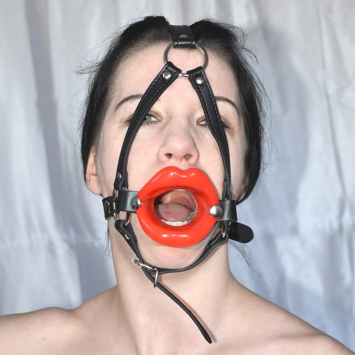 Harnais de tête fétiche en simili-cuir avec bâillon – Lèvres silicone BDSM Bondage Head Harness pour jeux de rôle érotiques & féminisation Sissy