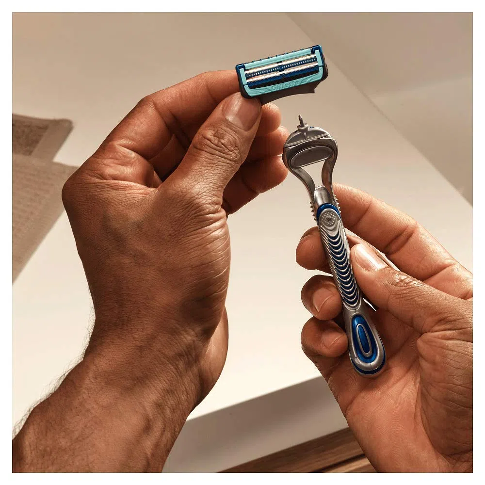Gillette SkinGuard Sensitive Recharges De Lames De Rasoir Pour Homme, Avec Une Touche D’Aloe Vera, 8 Unités, Cliniquement Prouvées Pour Les Peaux Sensibles