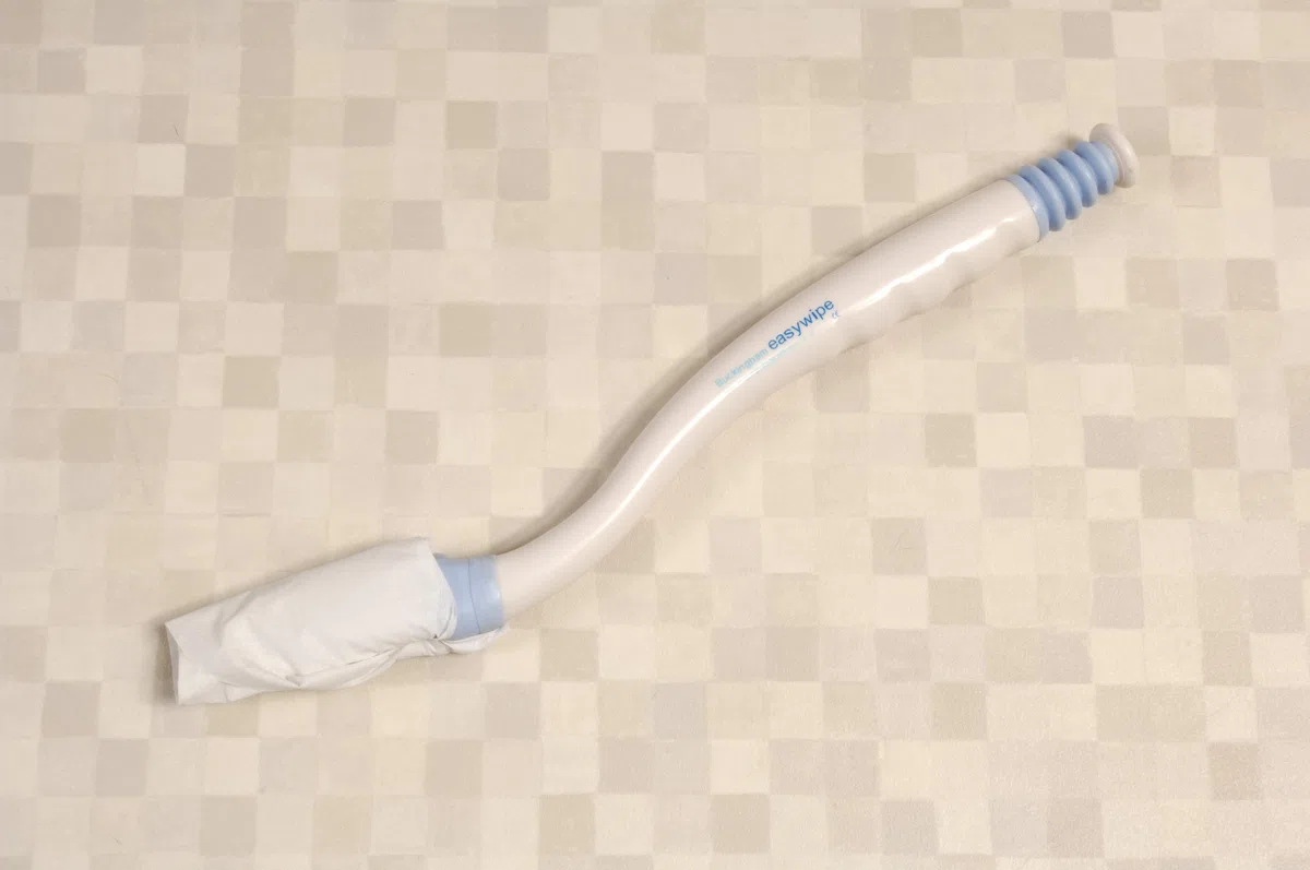 NRS Healthcare Essuie Fesses Compact Buckingham