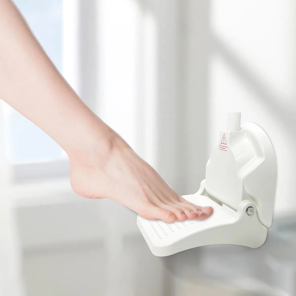 CWD&SQH Repose-pieds de douche pour les jambes de rasage avec ventouse puissante améliorée, capacité de charge de 172,8 kg, sans perçage, pédale de salle de bain, repose-pieds de pédicure, aide aux