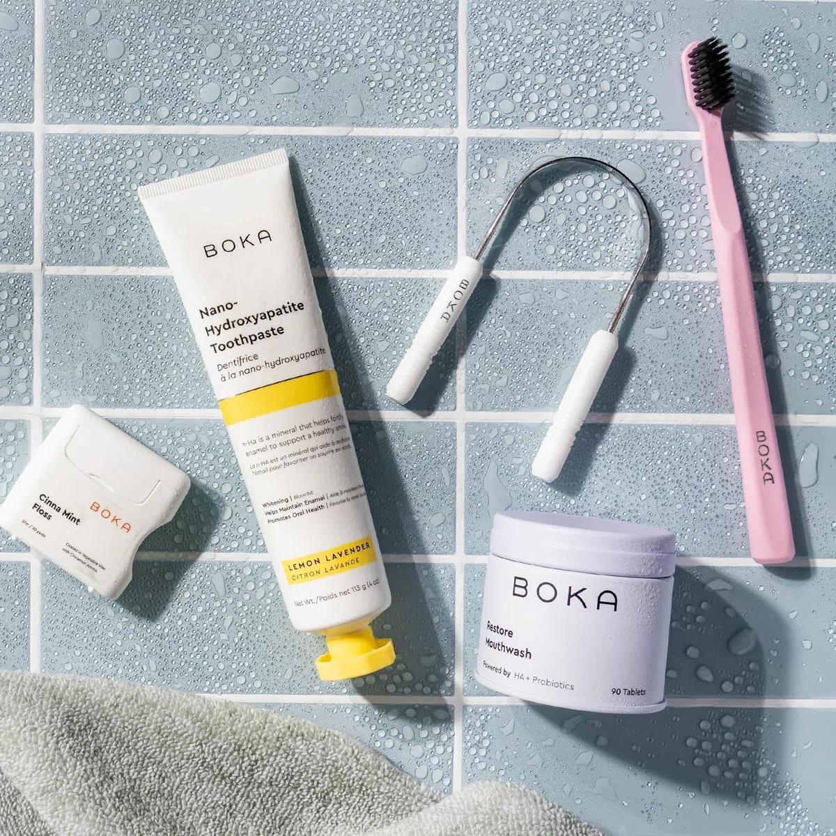 Boka Gratte-langue pour adultes et enfants avec étui – Nettoyeur de langue en acier inoxydable avec pochette de voyage en lin – Brosse pour enlever l'accumulation de langue et rafraîchir l'haleine