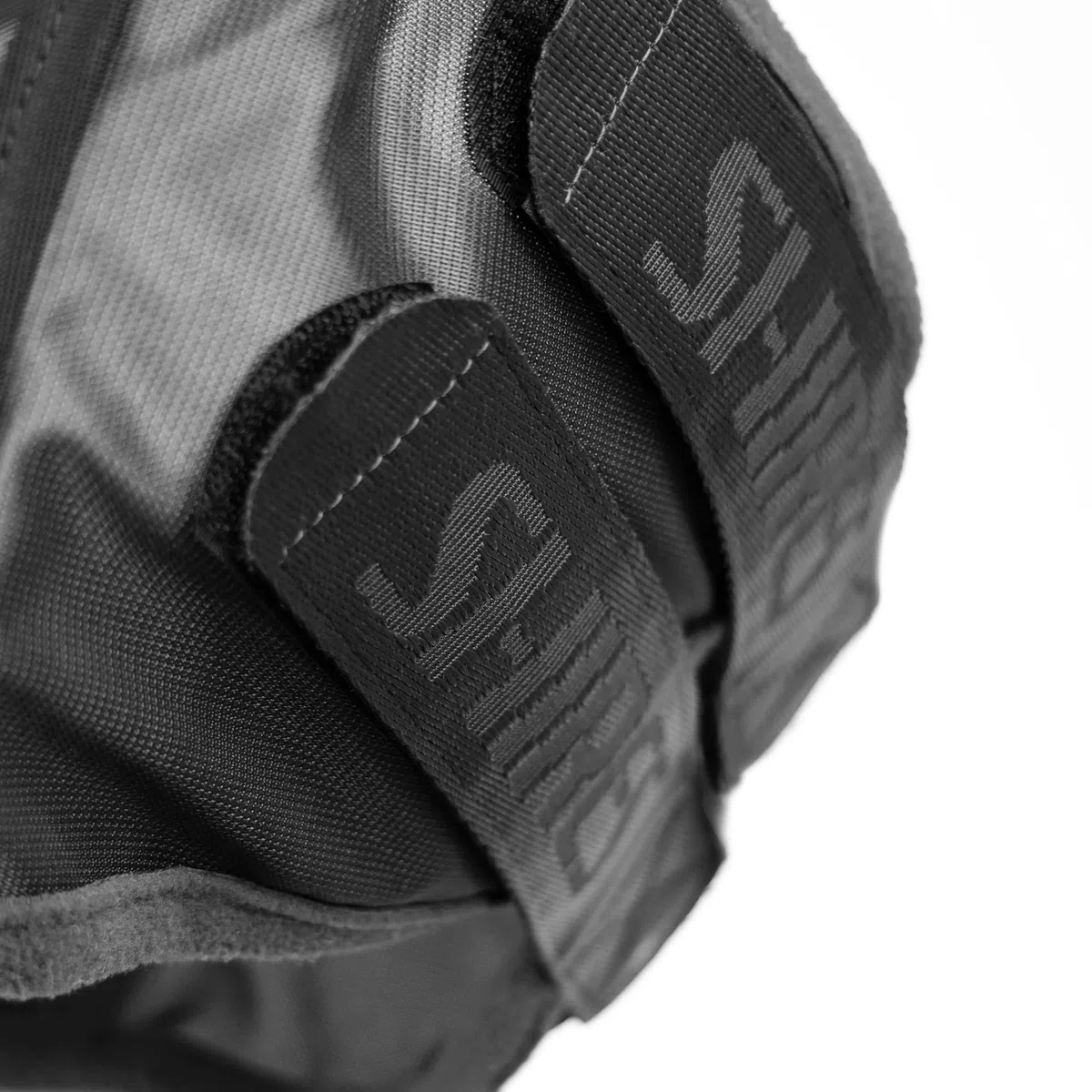 Shires FlyGuard Pro Masque anti-mouches en maille fine avec oreilles – Taille Cob | Maille légère et respirante – Protection contre les mouches et les insectes | Ajustement sûr pour la participation