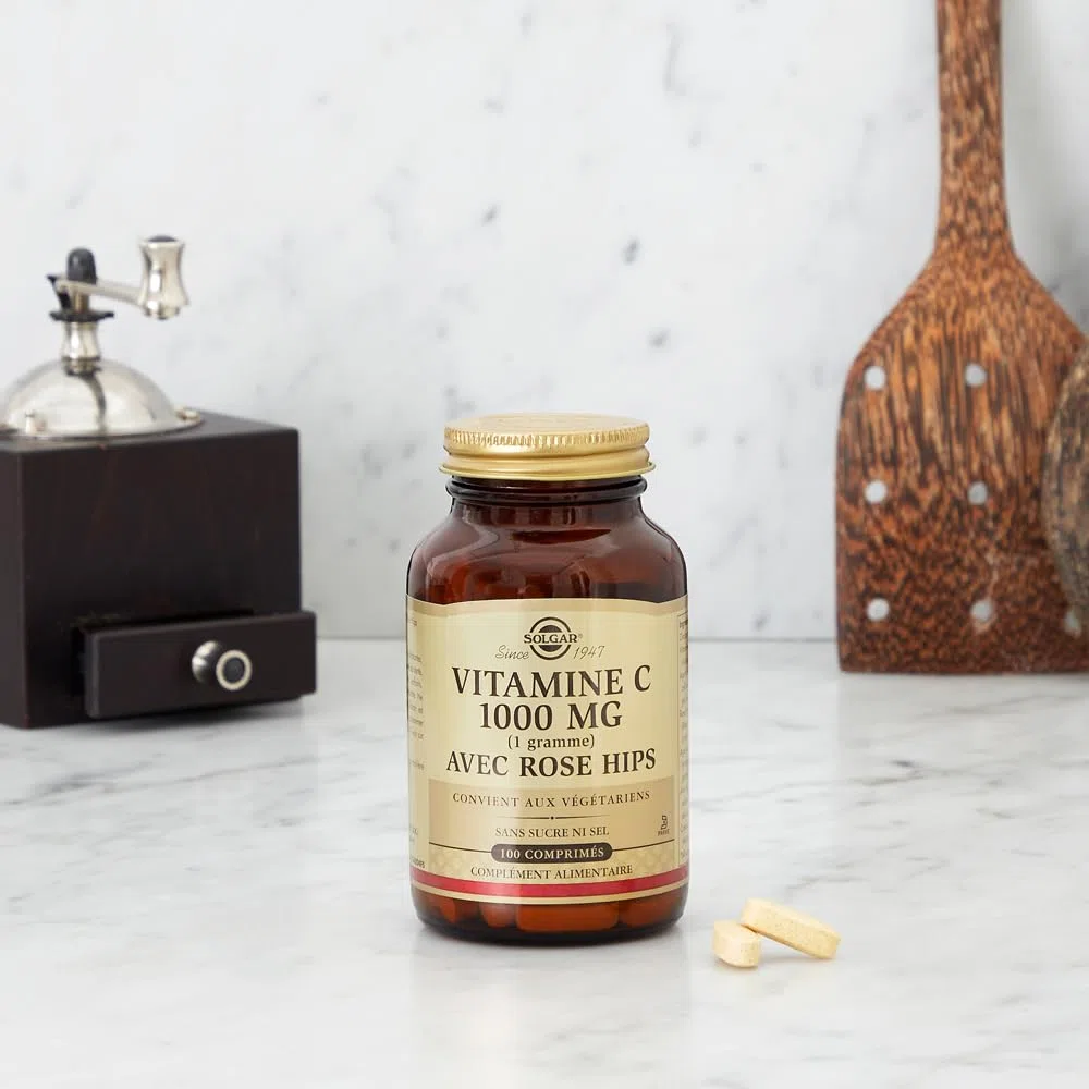 Solgar Vitamine C 1000 mg avec Rose Hips - Défenses naturelles - Système immunitaire - Vitalité et énergie - Immunité - Complément Alimentaire - Flacon de 100 comprimés