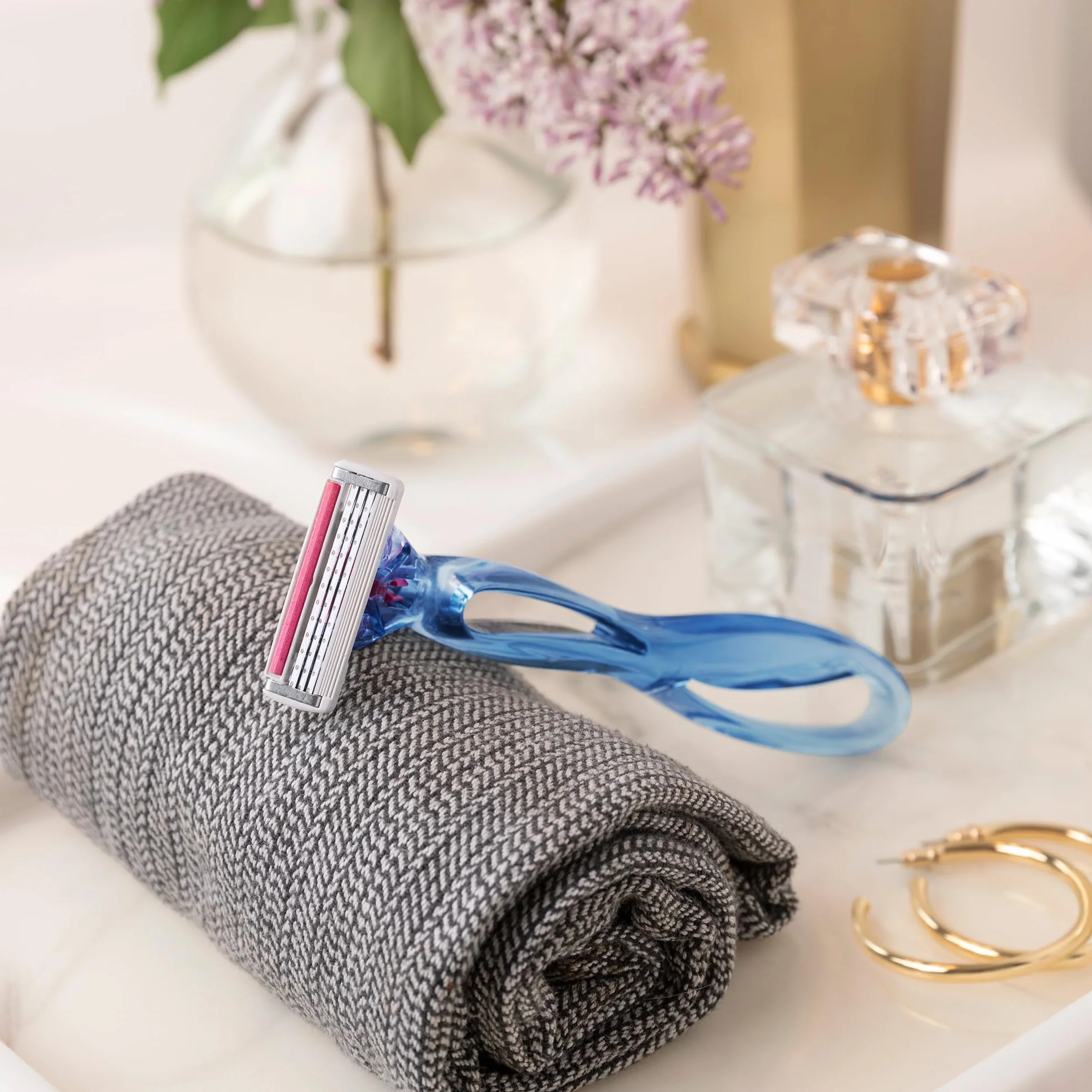 BIC Click 3 Soleil Sensitive Recharges Rasoir Femme 3 Lames Mobiles et Bande Lubrifiante - Boîte de 8 recharges