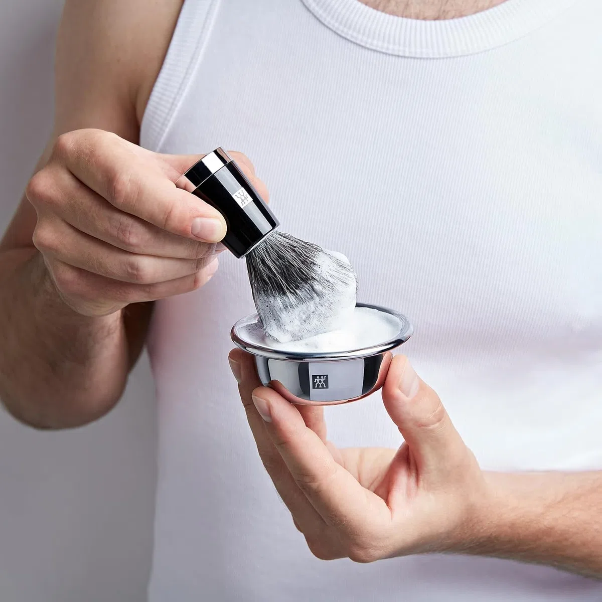 ZWILLING Bol à raser (rasage humide, rangement du savon à barbe, bol pour faire mousser, chromé), argent