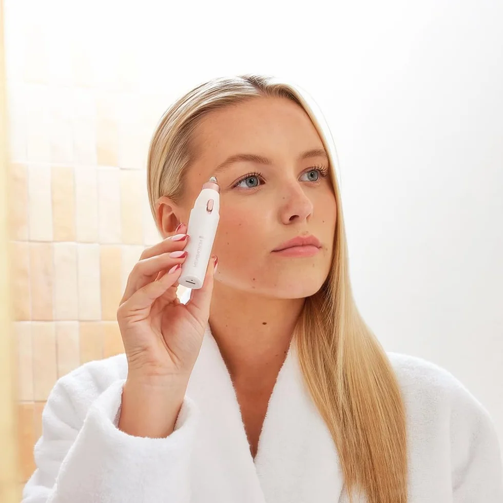 Remington Epilateur pour visage femme 2en1:rasoir électrique et tondeuse à sourcils BareMe épilation lèvre supérieure, menton, joues, étanche, lumière LED, USB-C, brosse, capuchon protecteur WFS200