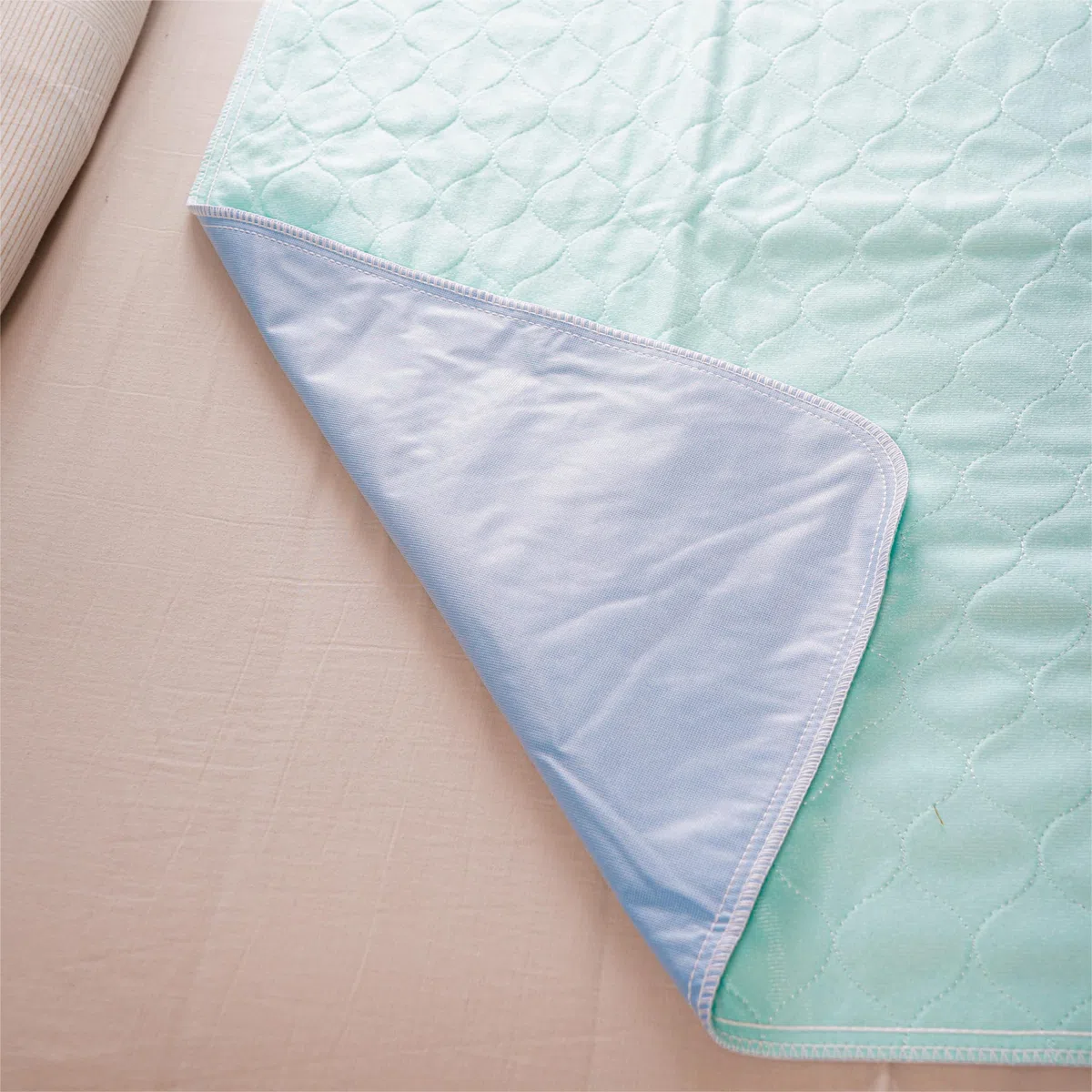 AIDAPT Lot de 2 protège-Matelas lavables pour Incontinence, Disponibles en 85 x 90 cm, pour lit Simple