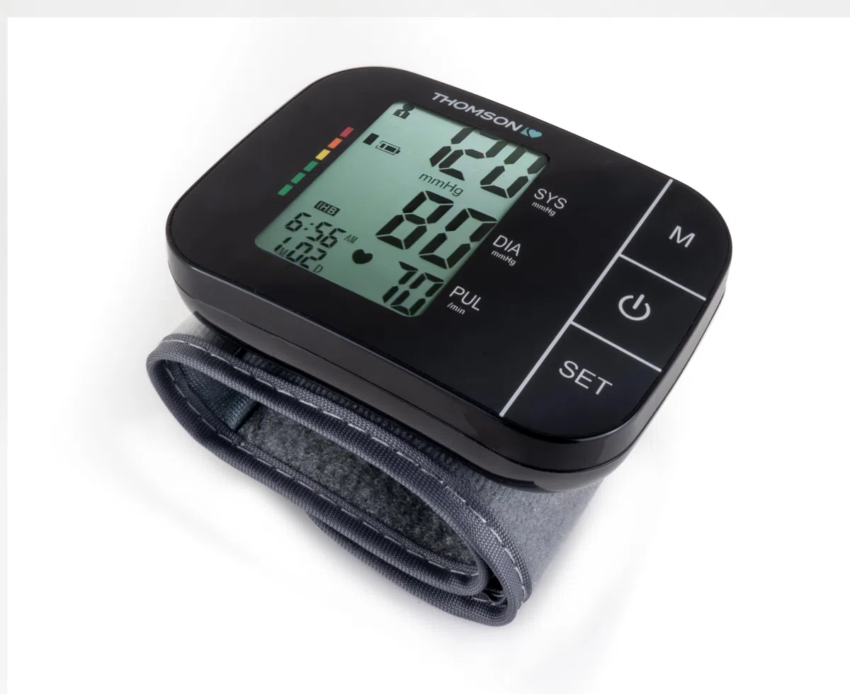 THOMSON Tensiomètre Poignet Cardio W7 - Léger et Compact - Stockage Automatique (120 Mesures) - Conforme Règlement MDR (UE 2017/745) Dispositifs Médicaux