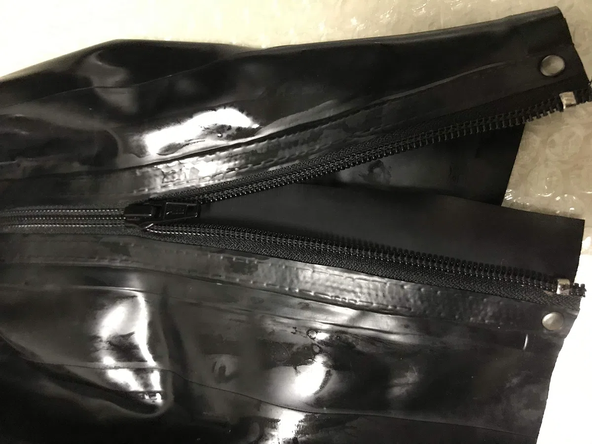 MFMYEE Masque en latex avec yeux micro-perforés, couvre-chef cosplay SM, masque d'Halloween. (M)