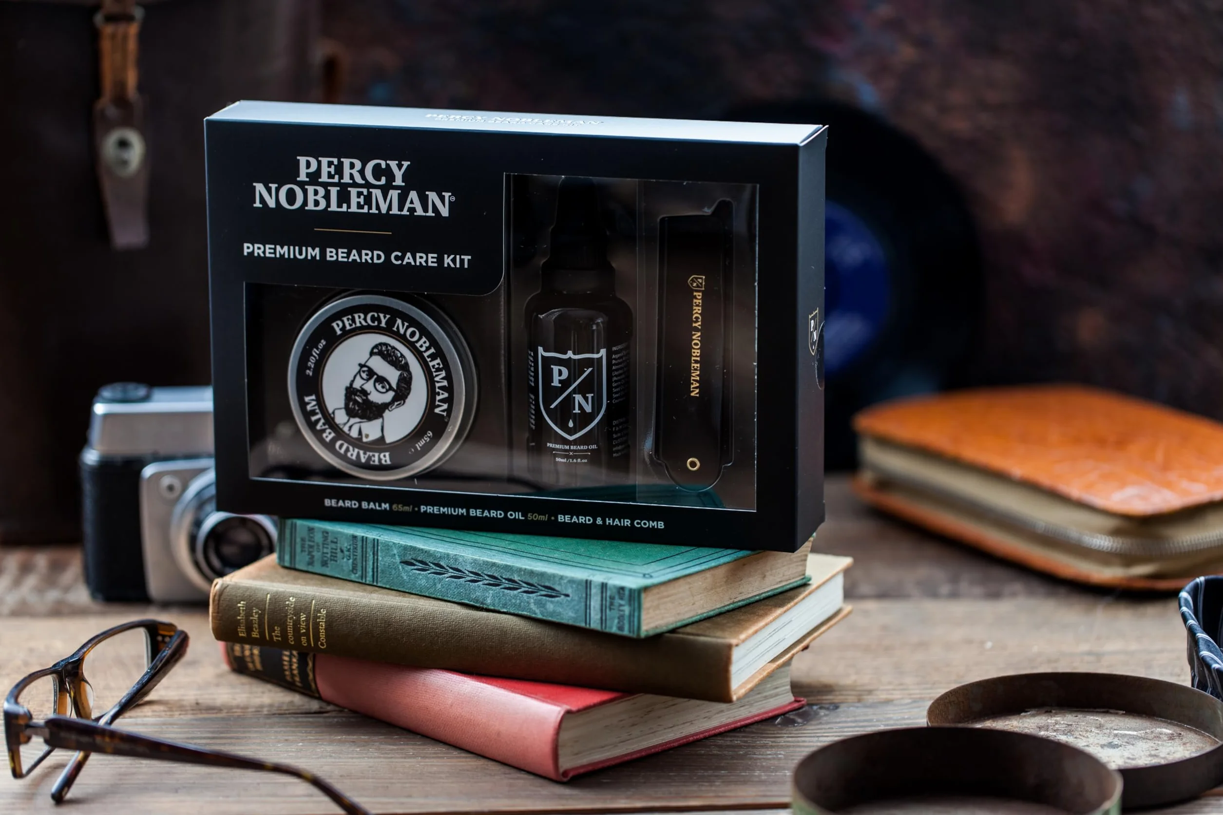 Kit de Soin de Barbe Premium Percy Nobleman, un Coffret de Soin de Barbe en Édition Limitée, Contenant une Huile de Barbe Premium, un Baume pour Barbe et un Peigne Pliable
