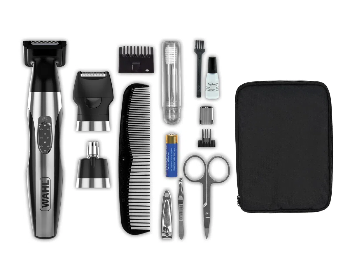 D�couvrez le kit de voyage WAHL TRAVEL KIT DELUXE, votre compagnon essentiel pour rester impeccable en d�placement. Ce kit complet comprend une tondeuse de pr�cision avec quatre hauteurs de coupe pour
