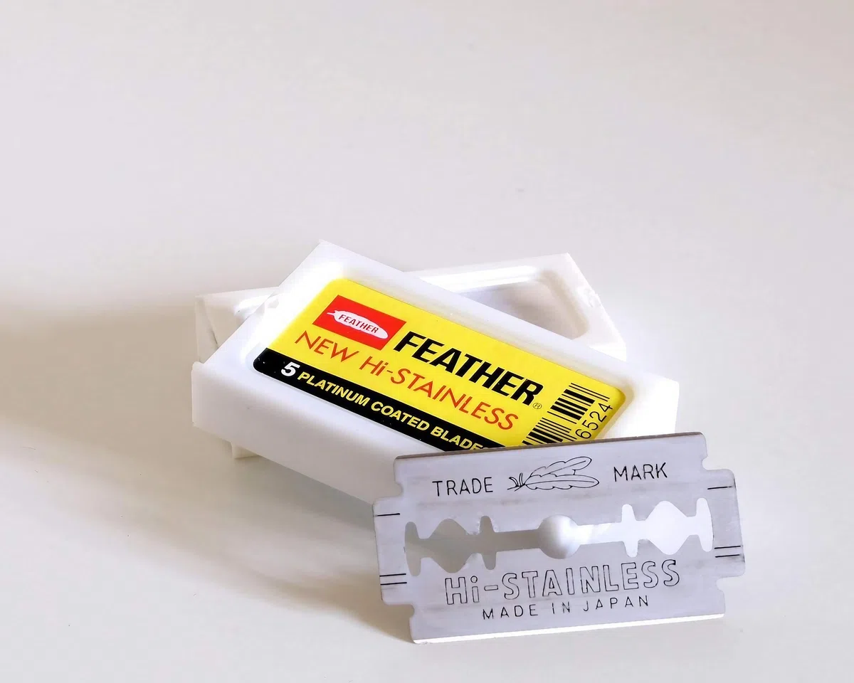 Feather - 100 lames de rasoir avec double fil