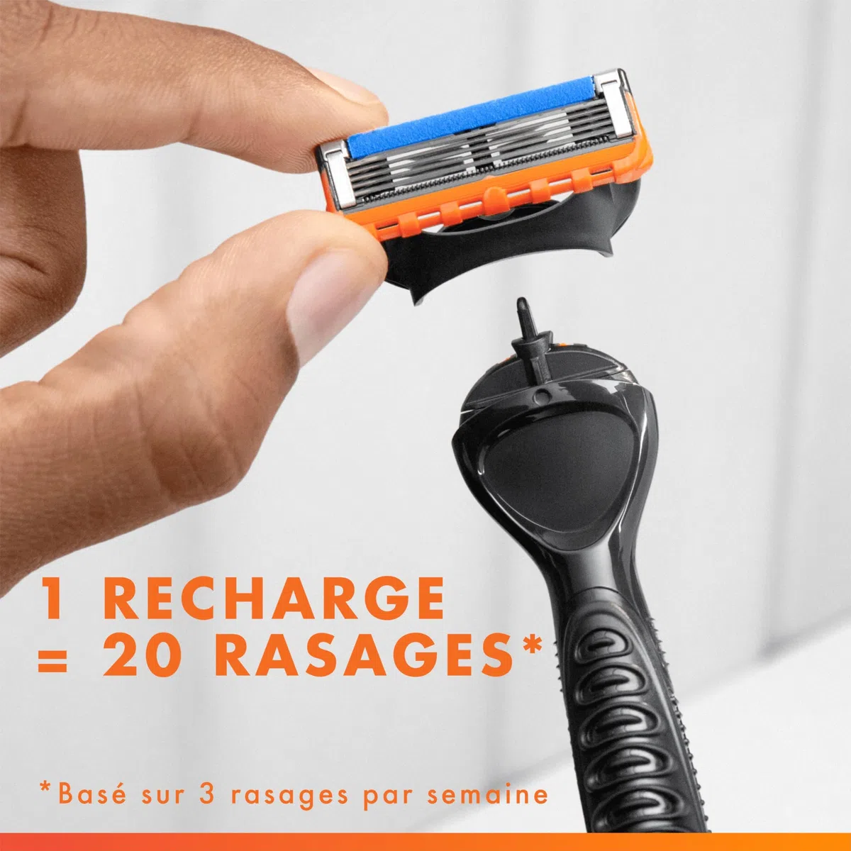 Gillette Lames de Rasoir Homme Fusion 5 Power, Pack de 4 | Cartouche Dotée d’une Bande Lubrifiante Améliorée, Anti-Friction, Rasage avec Micro-Pulsions, 1 Recharge Jusqu’à 30 Jours
